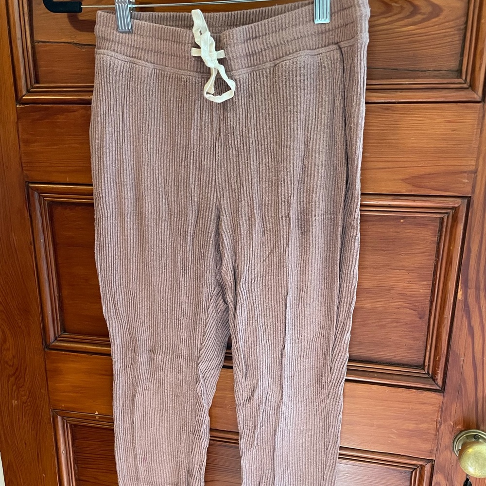 Pink/tan women’s leggings
